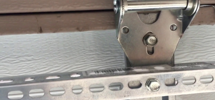 commercial garage door hinges repair in Barrowtown